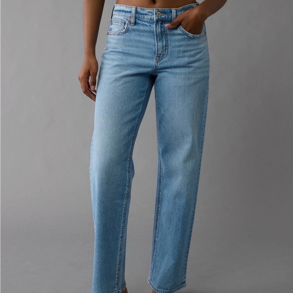 American Eagle High-Waisted Stovepipe Jean. Size 10 Long. Medium Indigo.